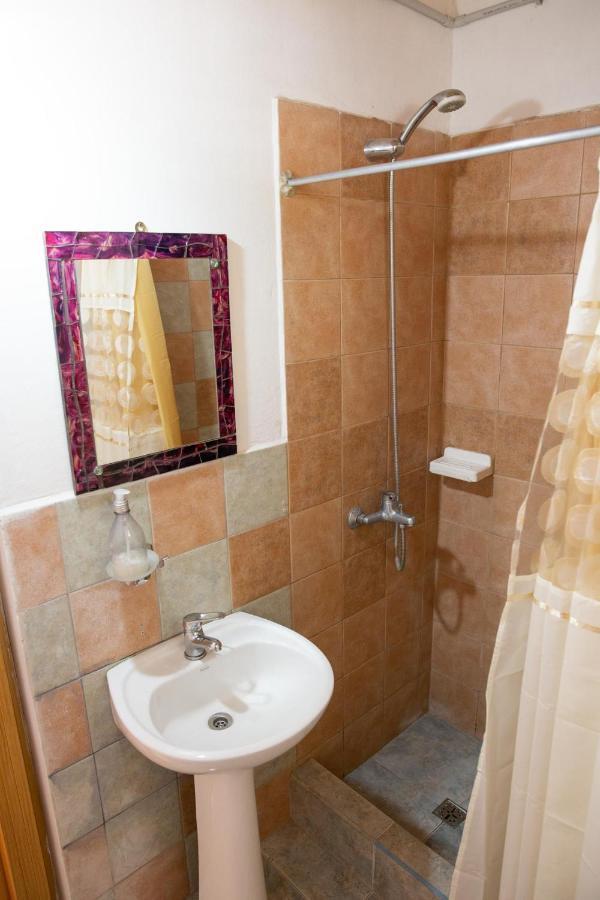 لاغو بويلو Huellas Hostel المظهر الخارجي الصورة